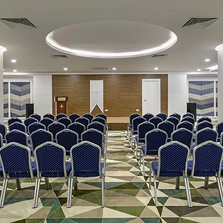 Отель Glamour & 5*